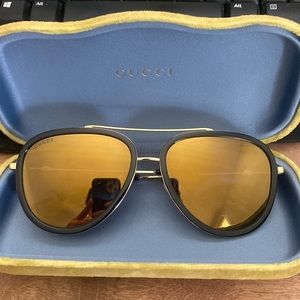 Womens authentic Gucci sunglasses